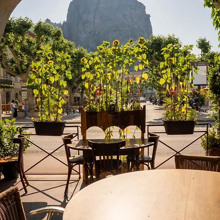 Du Levant Hotel