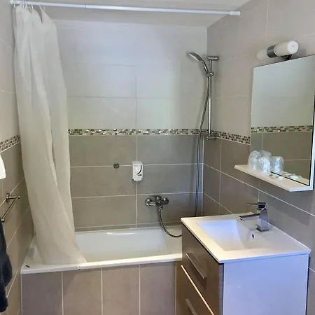 Отель Du Levant 2*