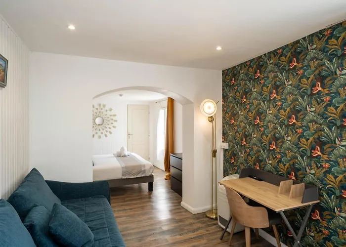 Du Levant Castellane